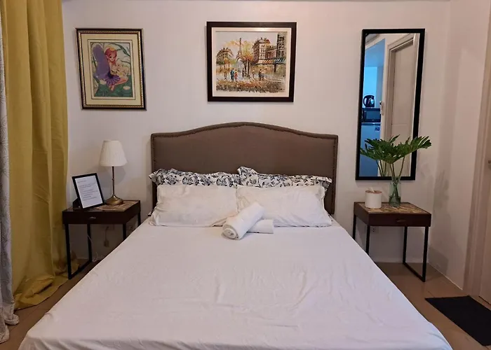 Affordable At 150 Newport Blvd Near Naia T3 Apartment *